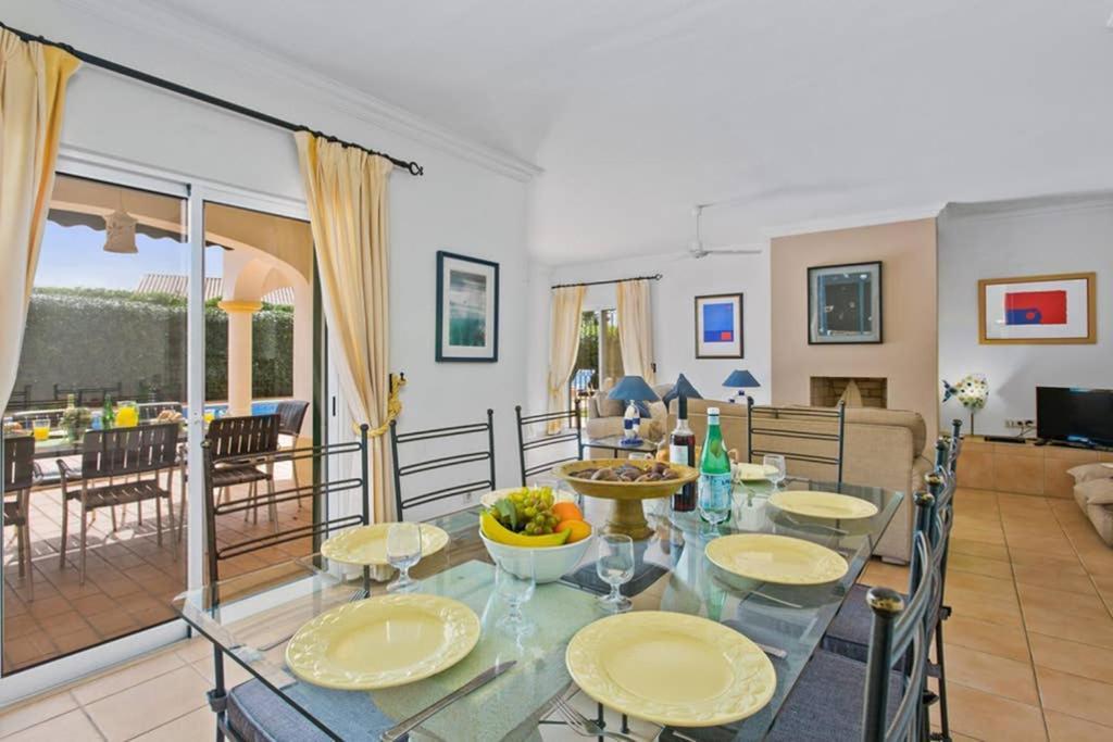 Villa White Sands - Private Oasis, Heated Pool, Beaches & Strip Nearby Albufeira Bagian luar foto