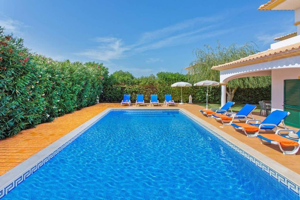 Villa White Sands - Private Oasis, Heated Pool, Beaches & Strip Nearby Albufeira Bagian luar foto