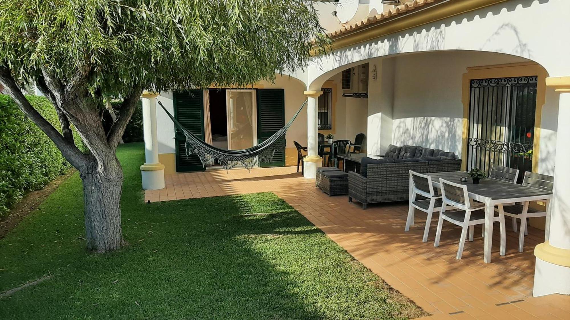 Villa White Sands - Private Oasis, Heated Pool, Beaches & Strip Nearby Albufeira Bagian luar foto
